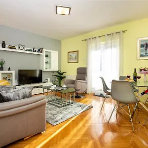  Apartment Fortunella